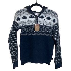 Canadiana Unisex XL Hooded Sweater 1/4 Zip Maple Leaf Graphic Knit Pullover